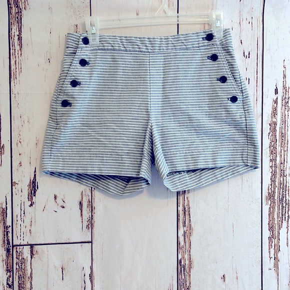 Ladies Banana Republic Striped Shorts. Size 0 - Picture 1 of 6